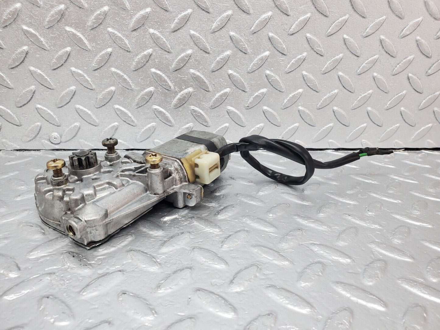 45760 Mercedes-Benz W126 420SE Front Right Window Regulator Motor 0130821182