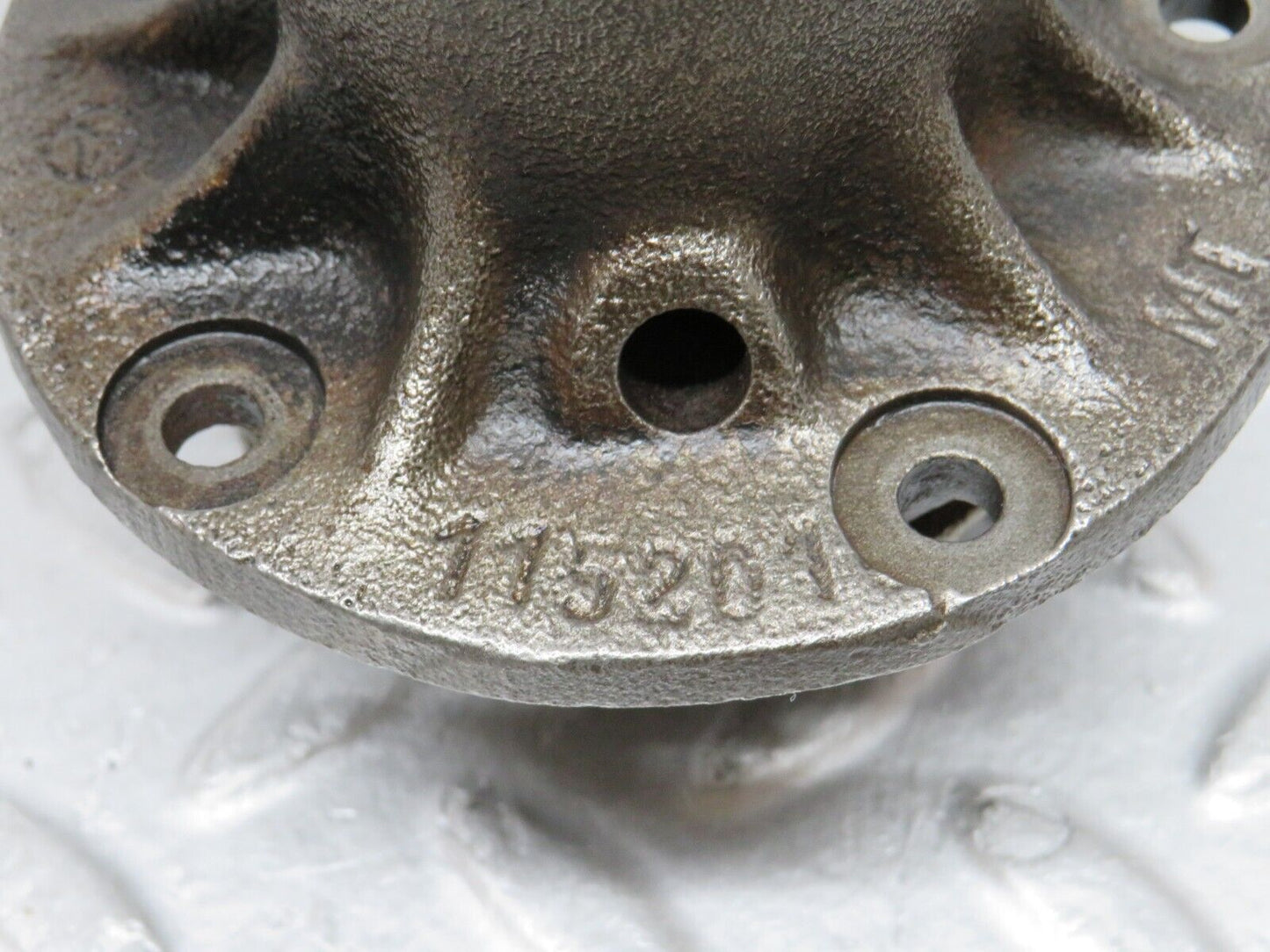 35903 Mercedes-Benz 240D OM616.912 Water Pump 115201