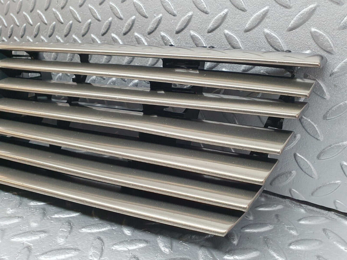 42175 Mercedes-Benz R129 320SL Coupe Bonnet Grill 1298800185