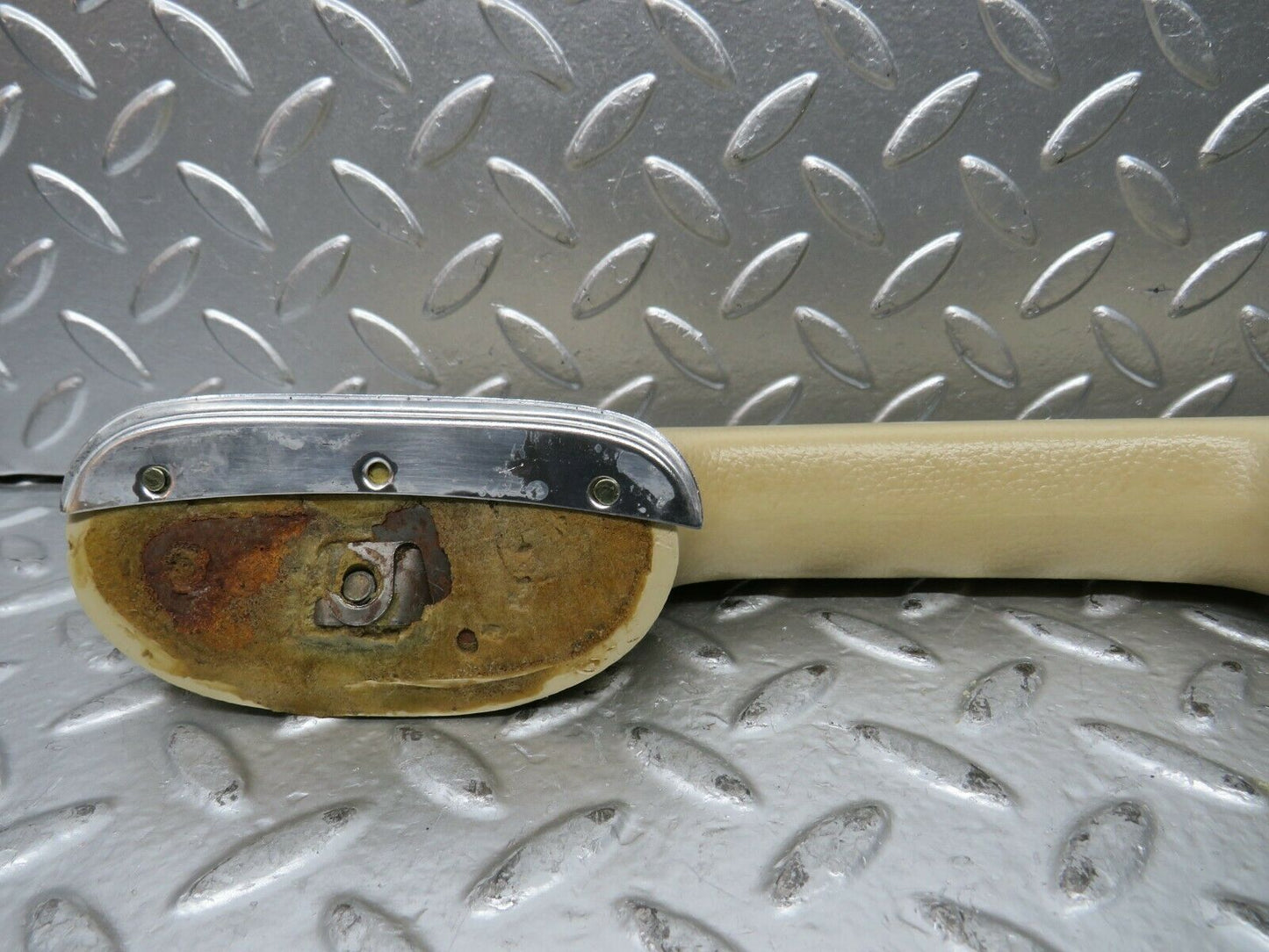 23439 Mercedes-Benz W114 280E Rear Right Interior Door Handle Cream