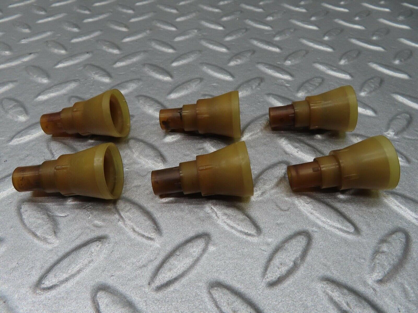 14050 Mercedes-Benz C107 280SLC Fuel Injector Holder Plastic