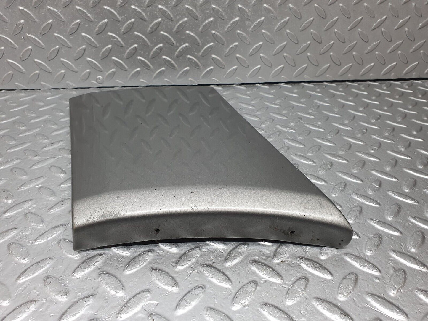 42731 Mercedes-Benz W201 190 Front Right Fender Moulding Trim 2016905440