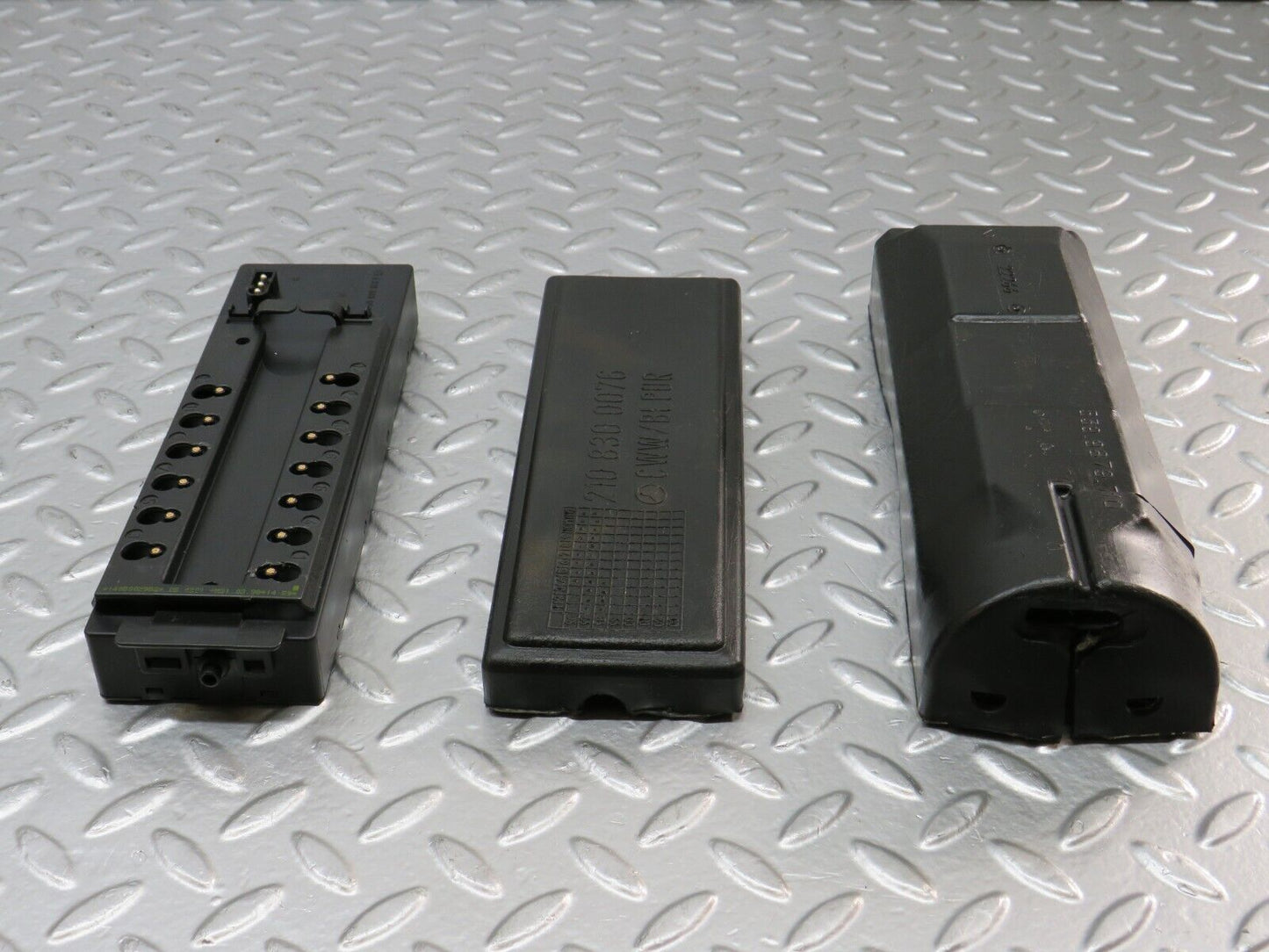 24699 Mercedes-Benz W140 S320 Climate Control Vacuum Valve Unit 2108000078