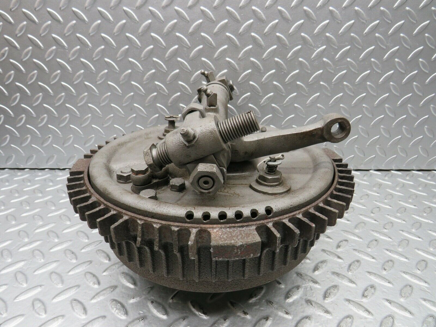 21947 Mercedes-Benz W121 190b Ponton Front Right Wheel Hub