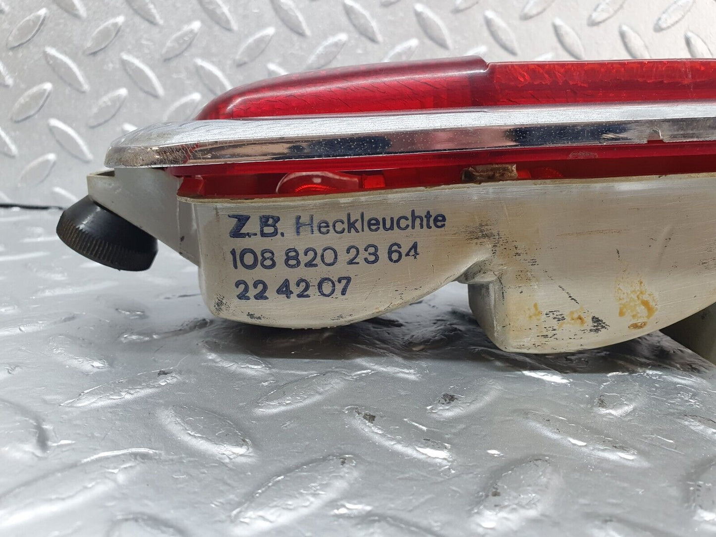 43285 Mercedes-Benz W108 280SE Tail Light Left K33268 1088202364 1088260159 1088260156