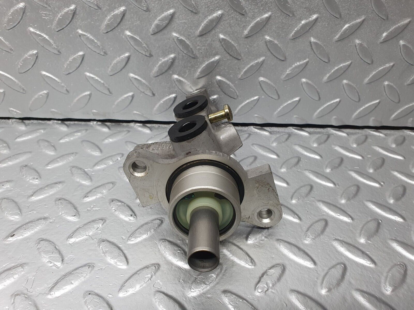 41790 Mercedes-Benz W202 C200 Brake Master Cylinder Lucas