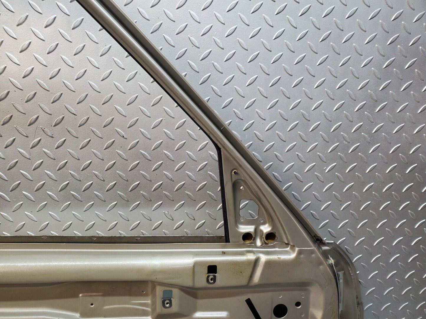 45992 Mercedes-Benz W126 420SE Front Left Door