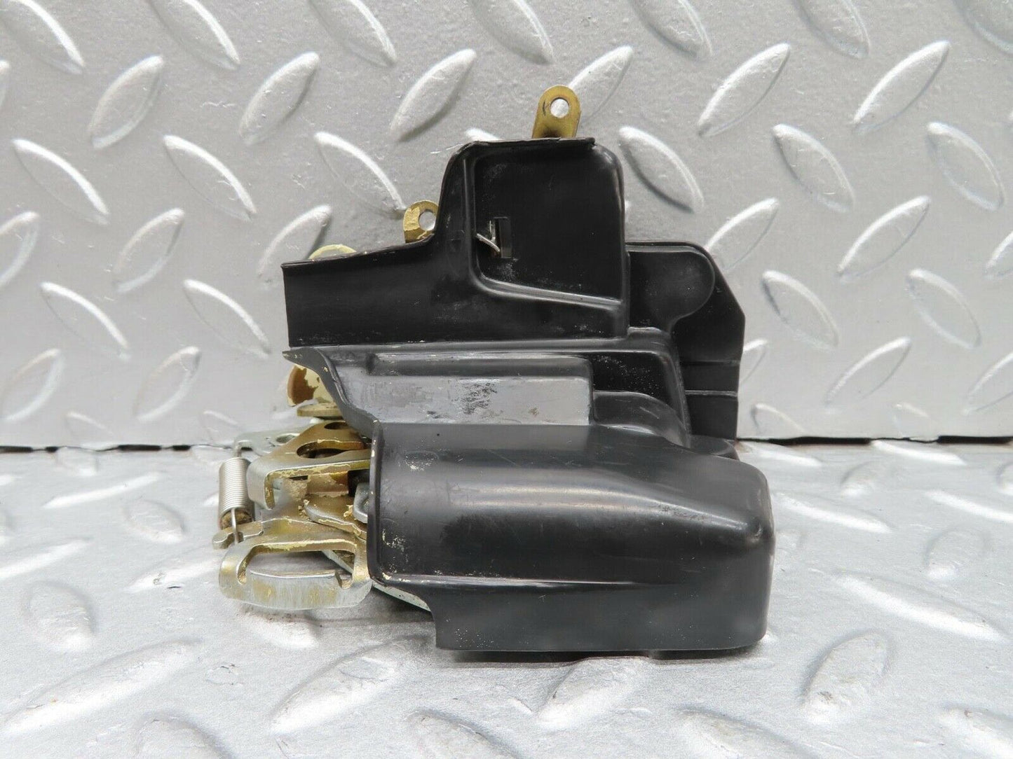 16052 Mercedes-Benz W123 280E Front Left Door Lock Mechanism 1237230108
