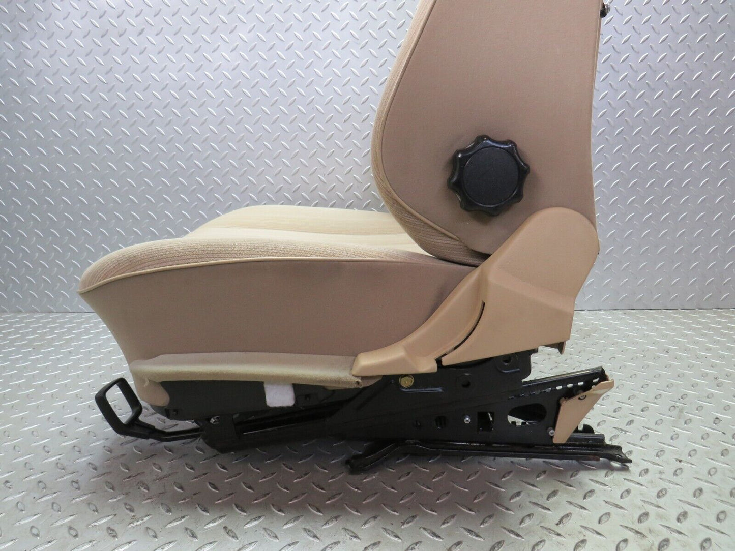 34232 Mercedes-Benz W124 260E Front Right Driver Seat Beige 1249101050