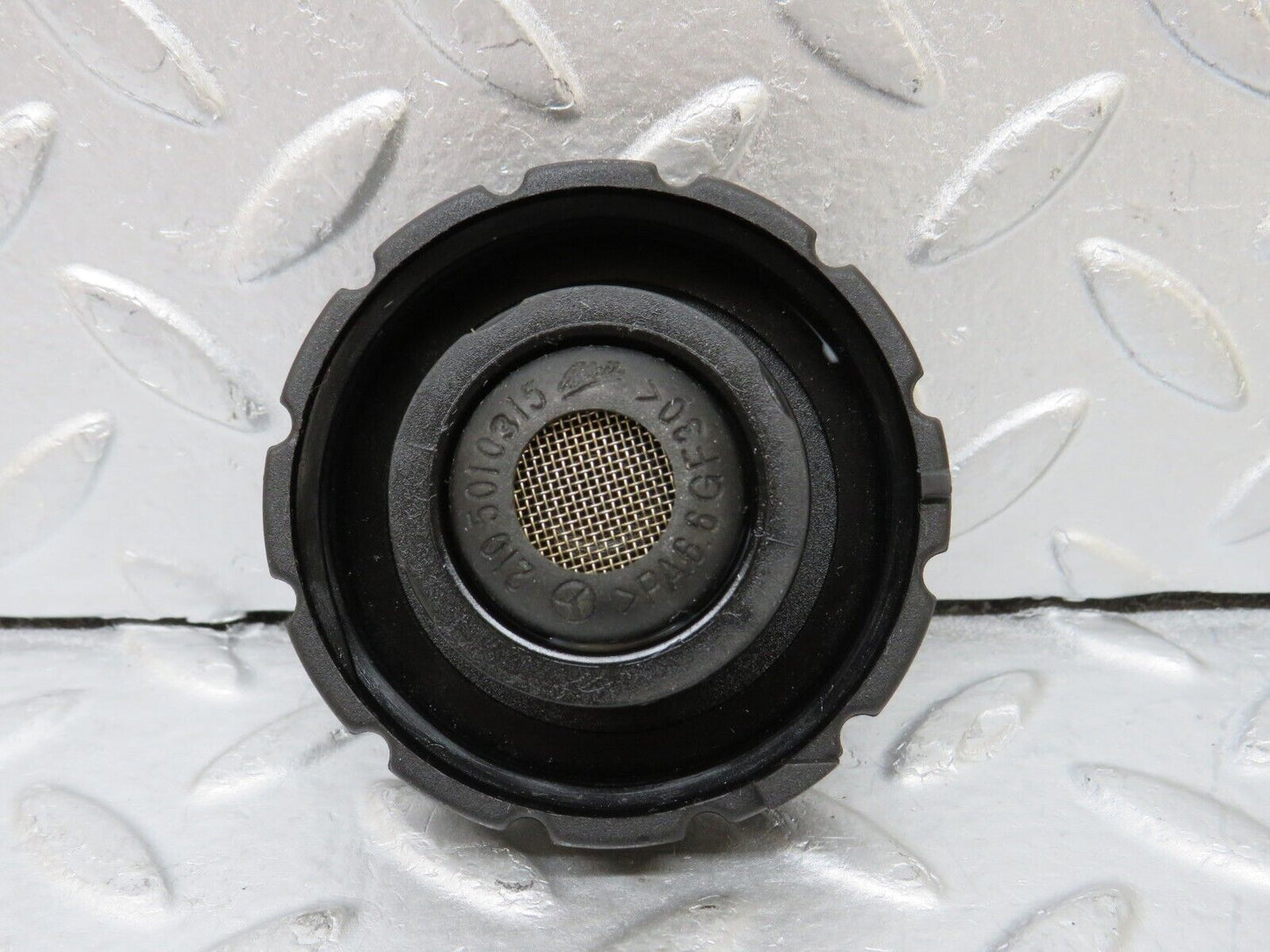 35308 Mercedes-Benz W210 Coolant Tank Reservoir Cap 2105010315