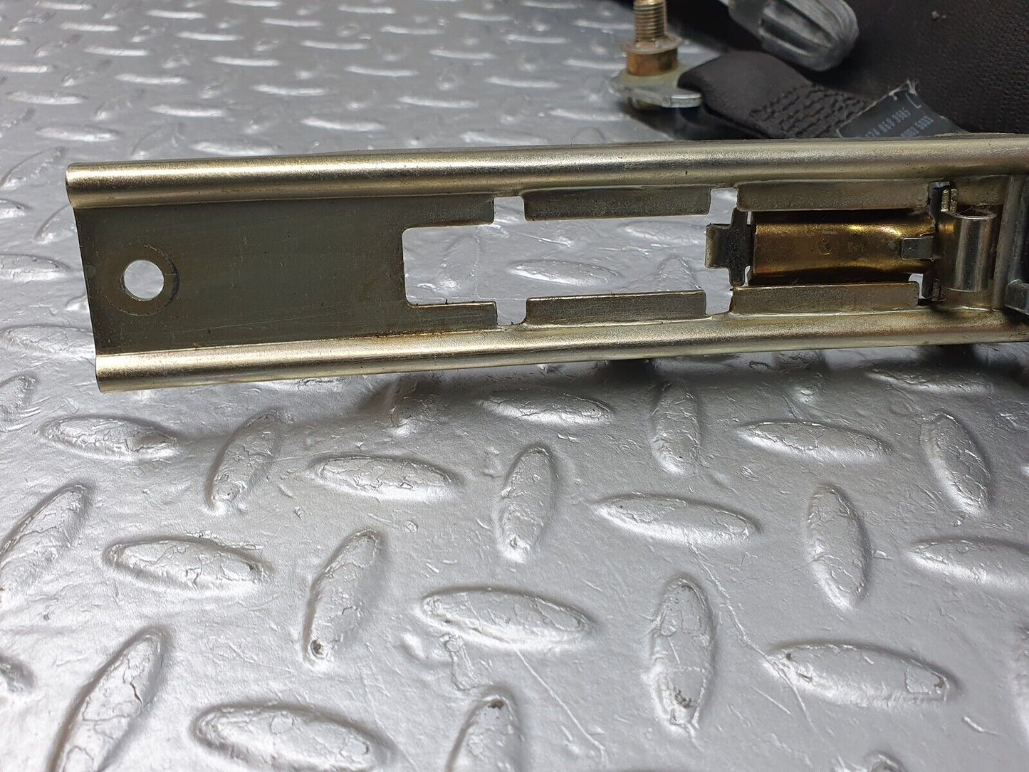 41695 Mercedes-Benz W124 200E Front Left Seat Belt With Buckle 1248603985 1268580011 1248600169