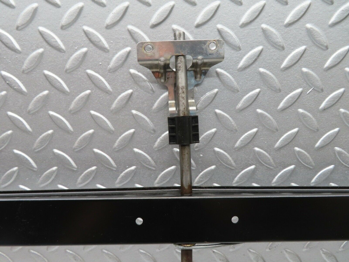 17015 Mercedes-Benz C123 280CE Coupe Power Sunroof Mechanism