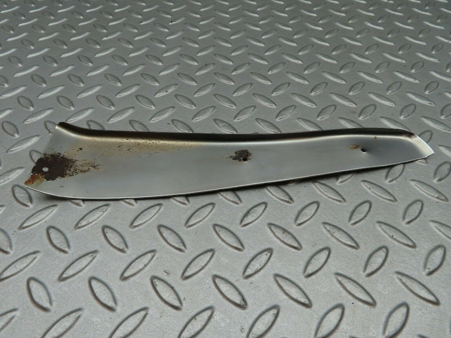 4920 Mercedes-Benz R107 350SL Right Door Chrome Cover