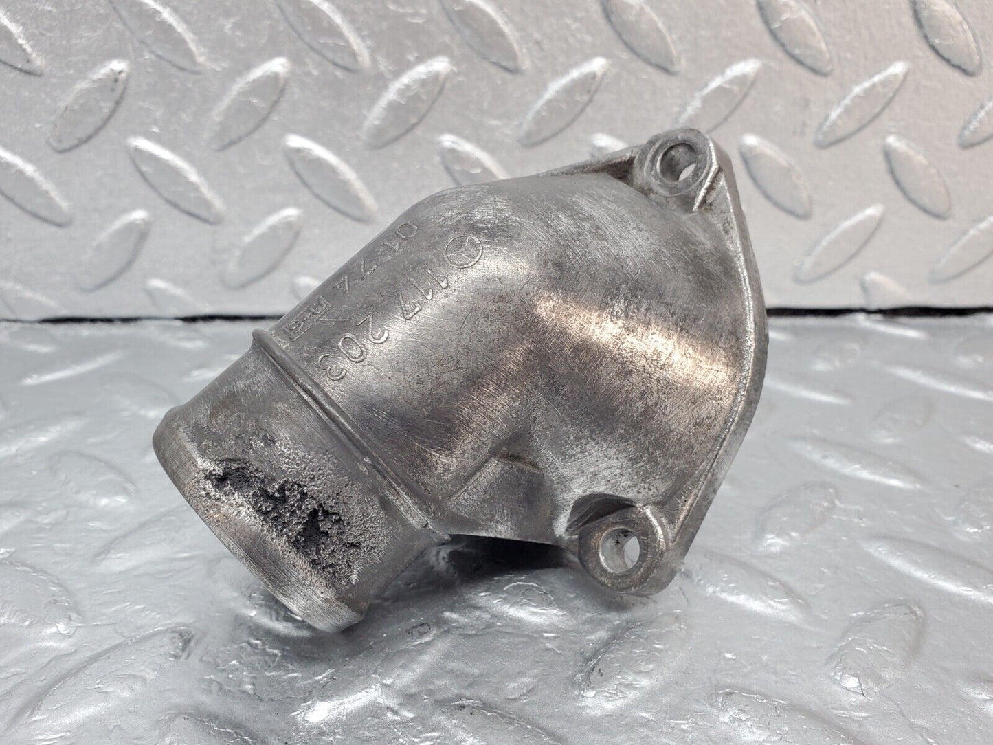 45937 Mercedes-Benz W126 420SE Thermostat Housing 1172030174