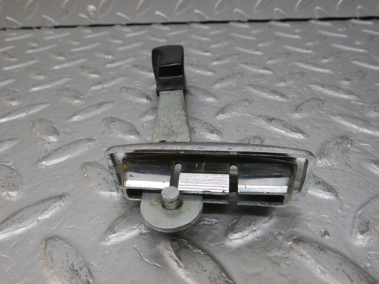 33183 Mercedes-Benz R107 Left Seat Folding Lever