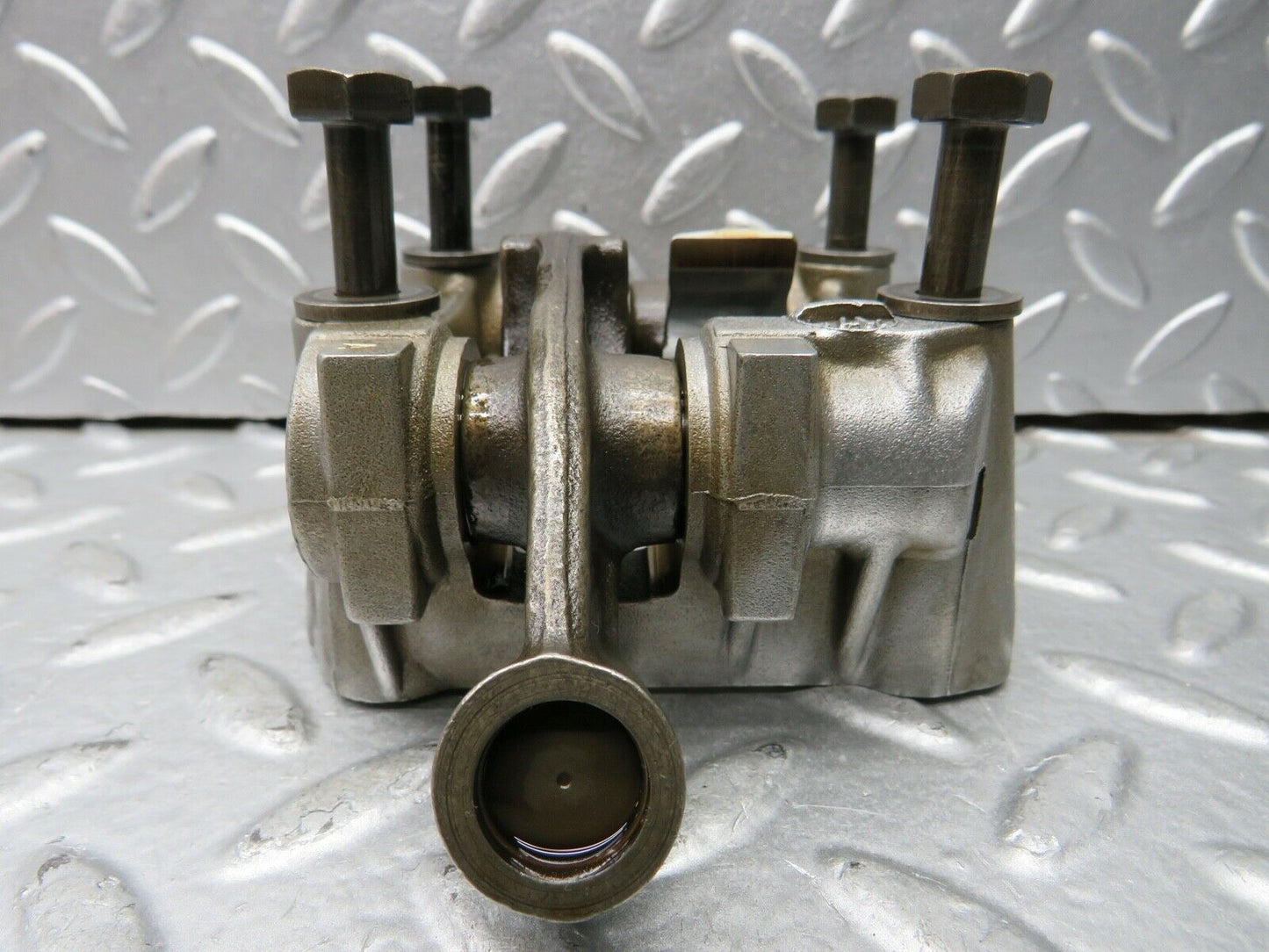21742 Mercedes-Benz W126 300SE Rocker Arms Camshaft Bearing Block 1030510610