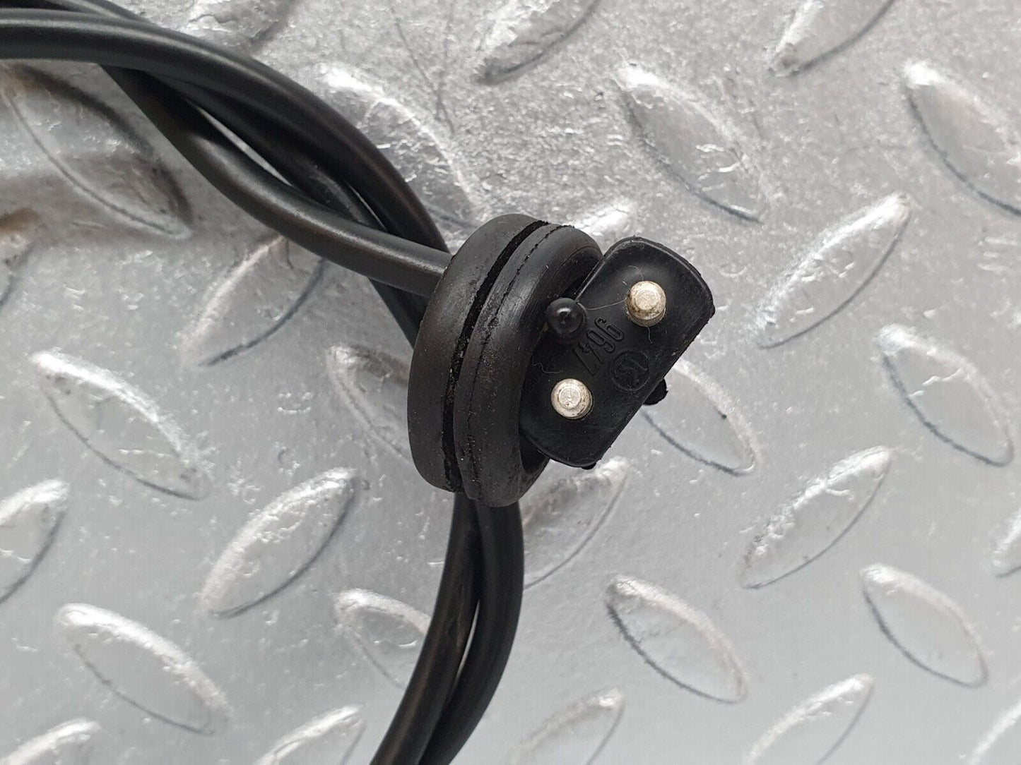41088 Mercedes-Benz W126 300SE Front Wing Indicator Cable Wire 1249971881