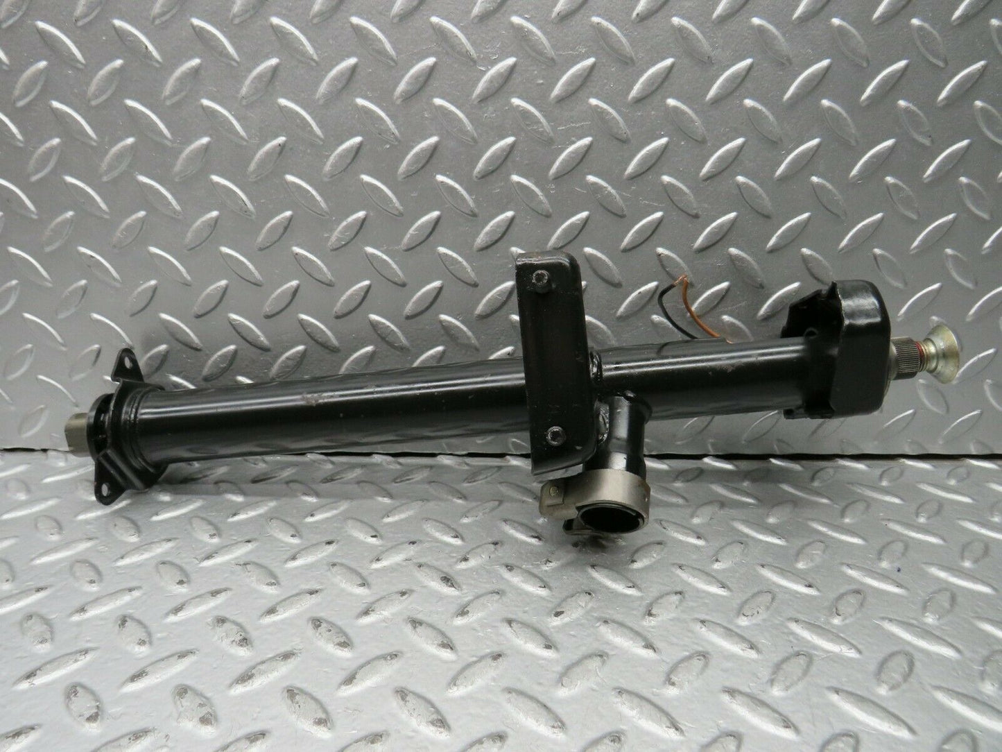 22070 Mercedes-Benz S123 280TE Wagon Steering Column