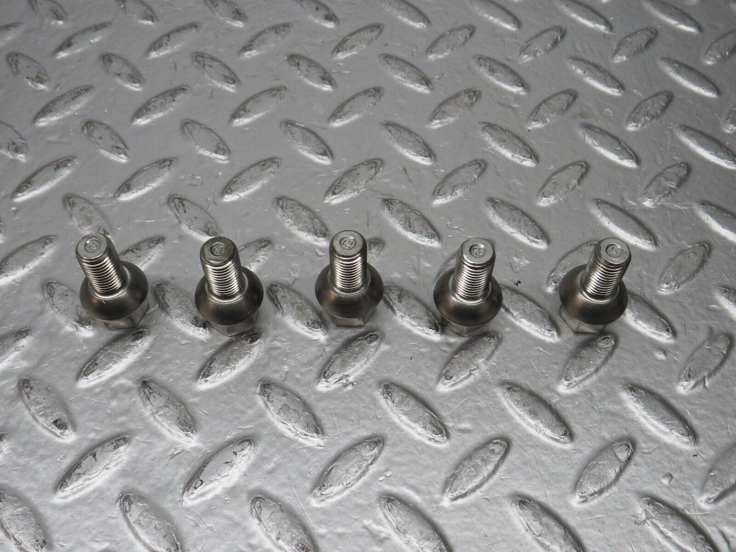31107 Mercedes-Benz 5x Steel Wheel Lug Bolt M12x1.5