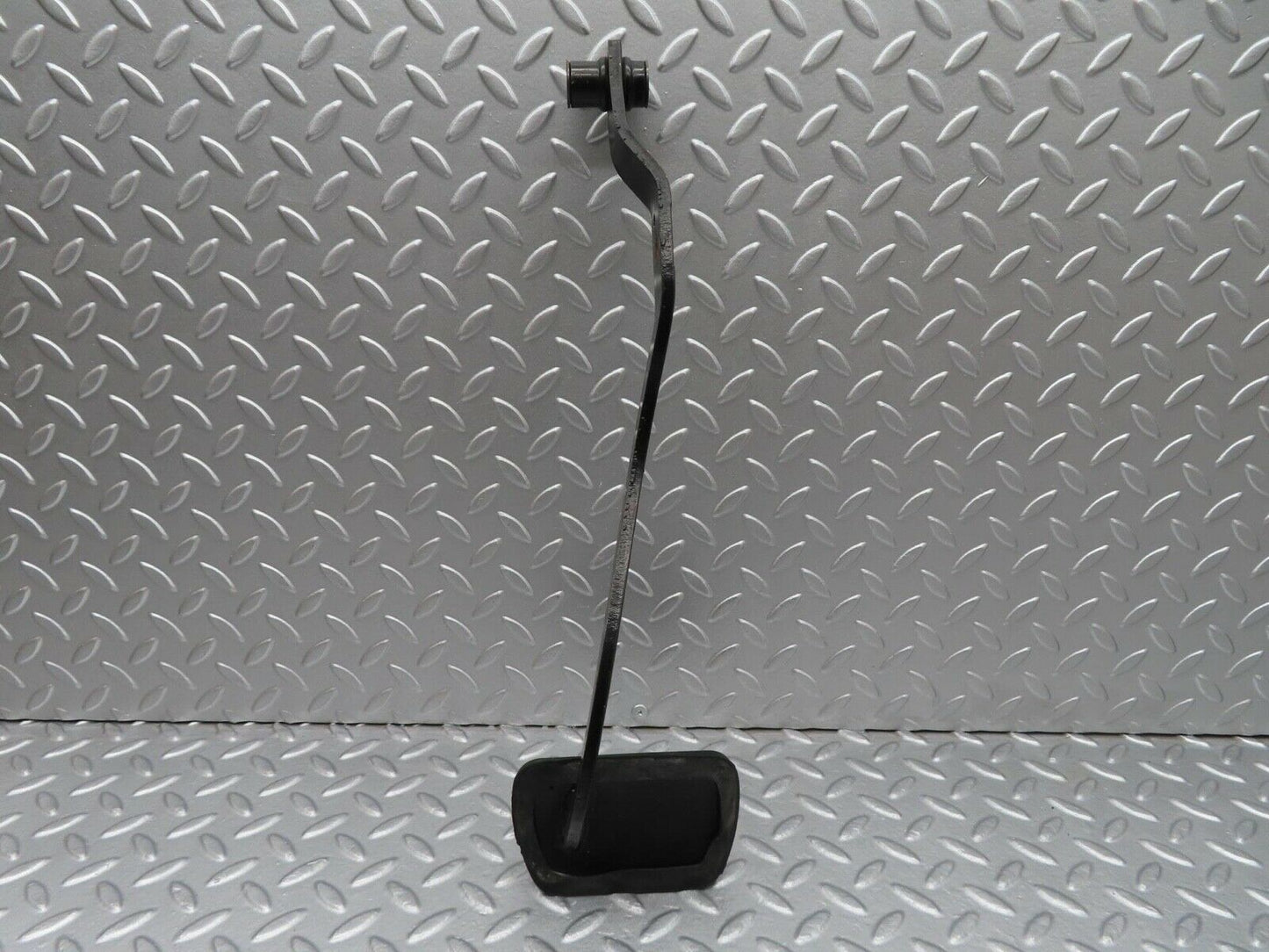 14005 Mercedes-Benz C107 280SLC Brake Pedal LHD