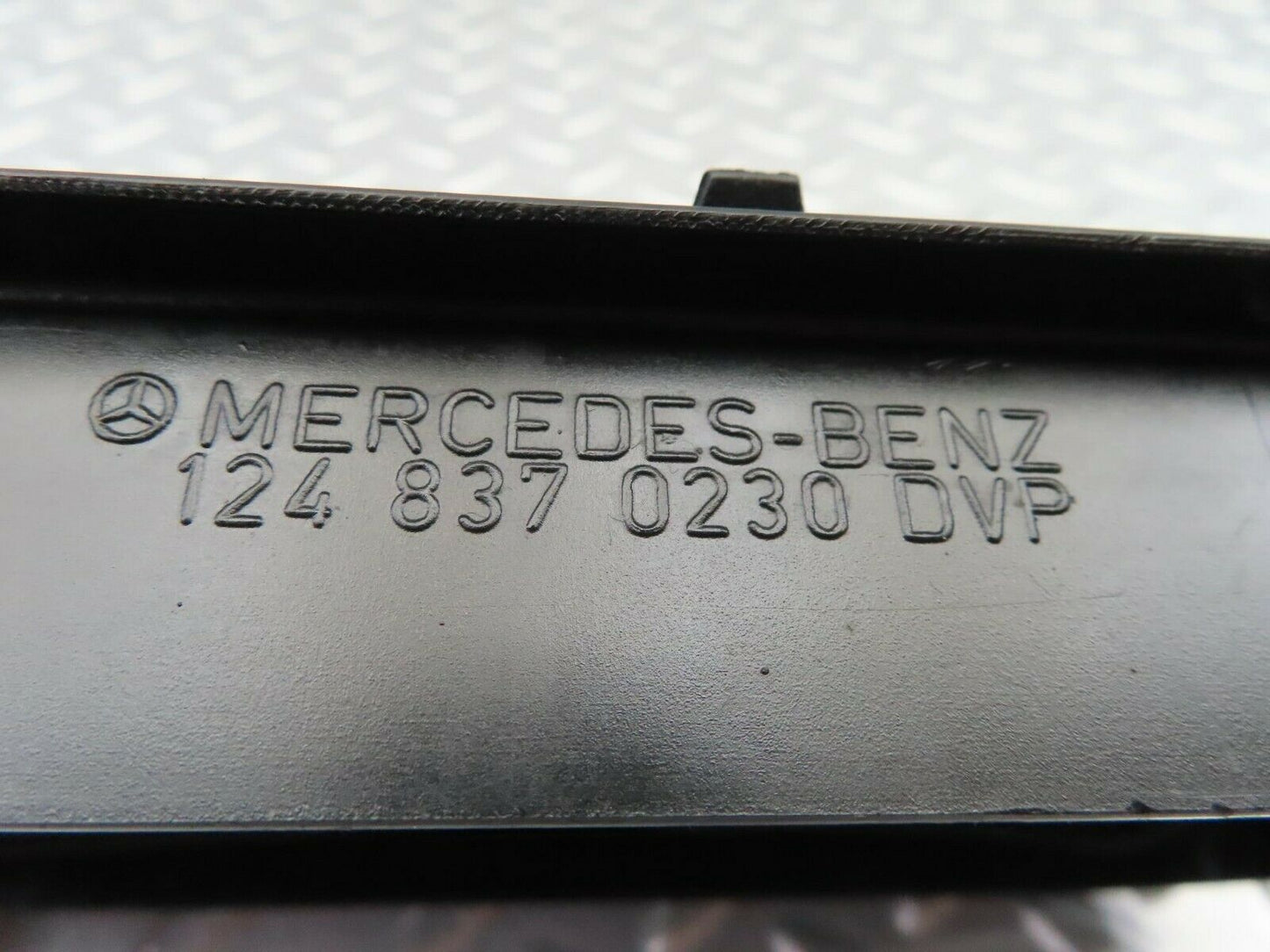 6744 Mercedes-Benz S124 E220 Wagon Rear Air Intake Vent 1248370230