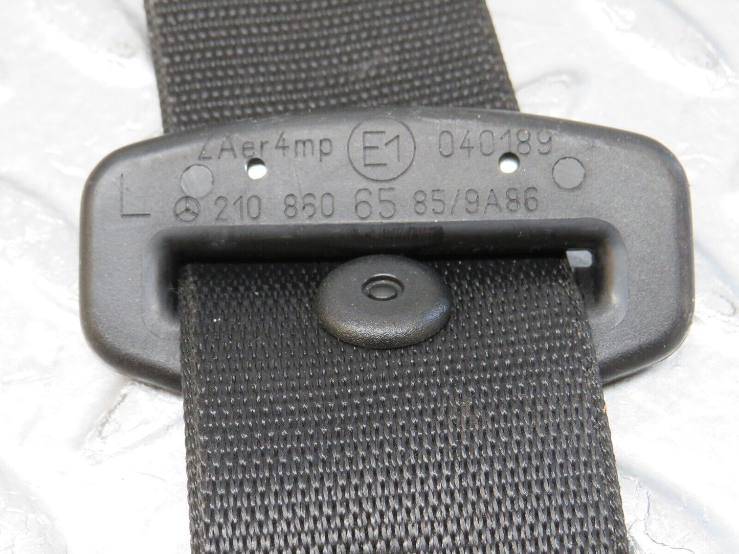 35084 Mercedes-Benz W210 320E Front Left Seat Belt 2108606585 1248600088