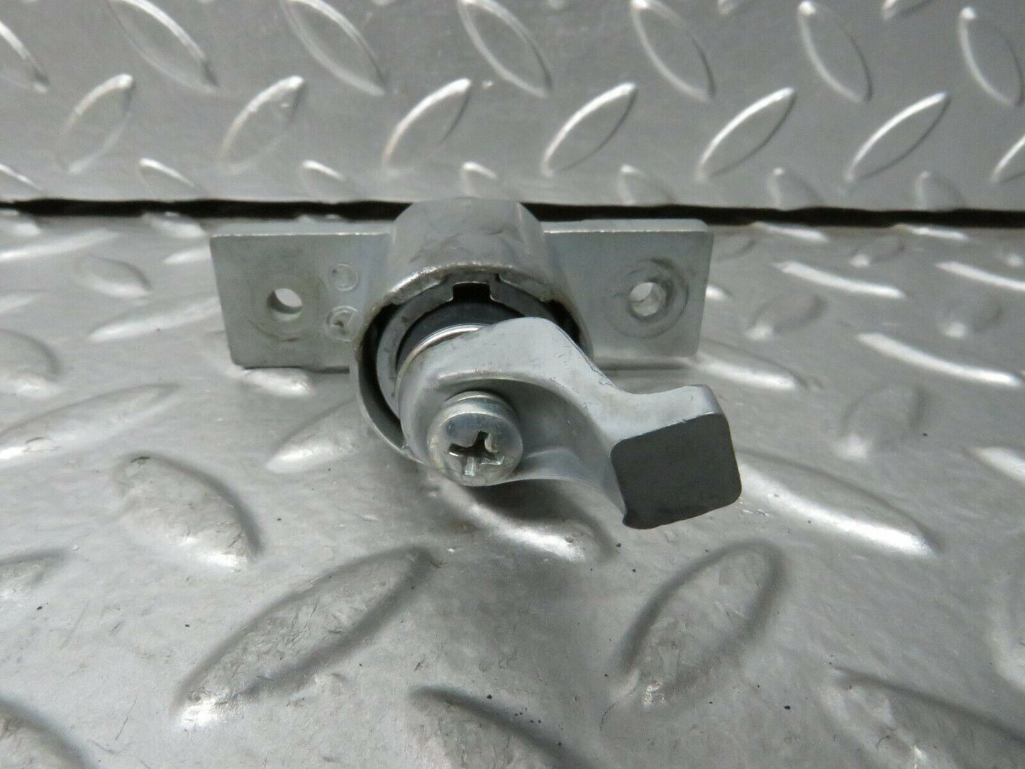 23718 Mercedes-Benz W114 280E Trunk Lock No Key 1157500091