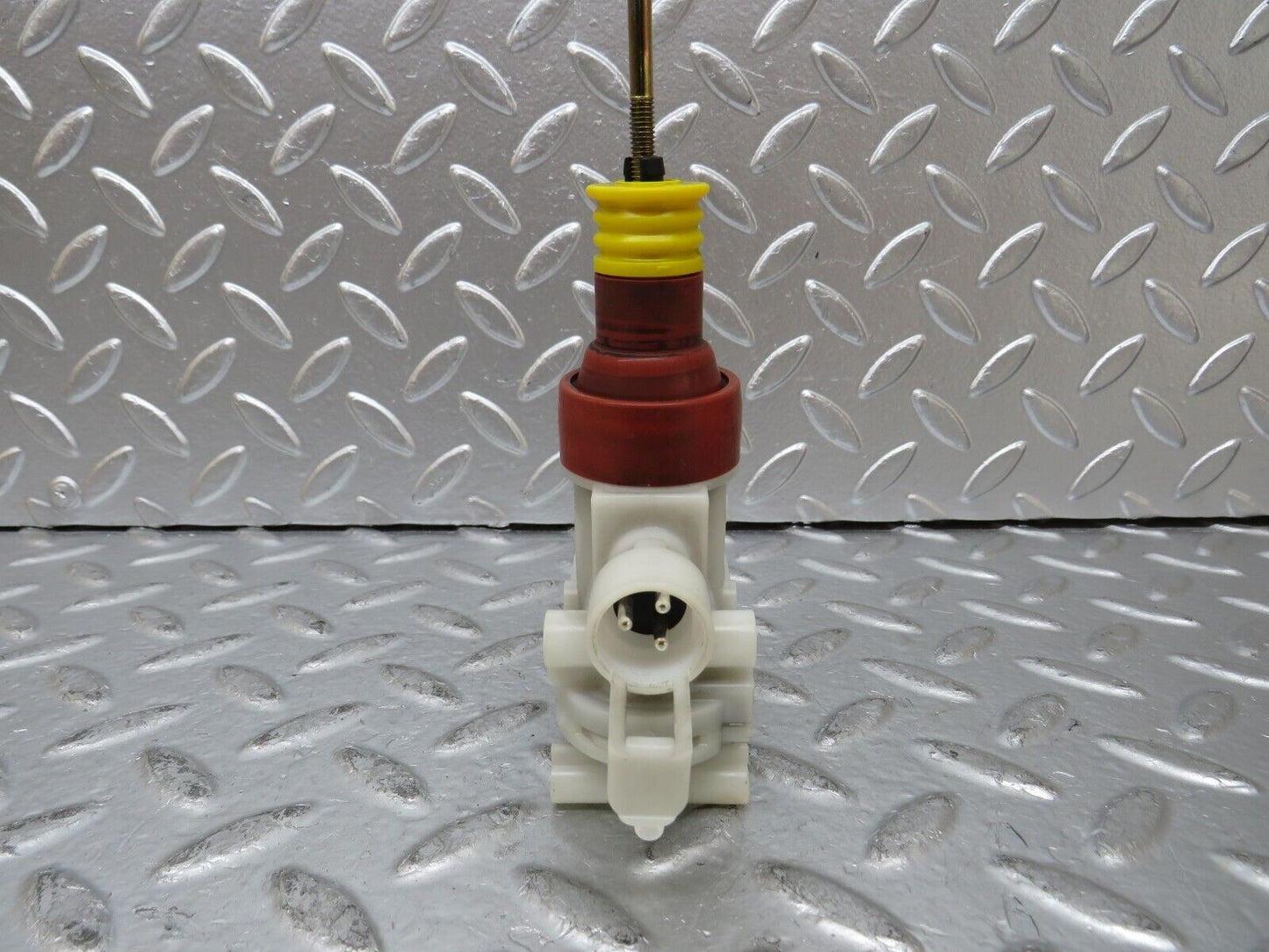 25316 Mercedes-Benz W201 190D Trunk Lock Vacuum Actuator