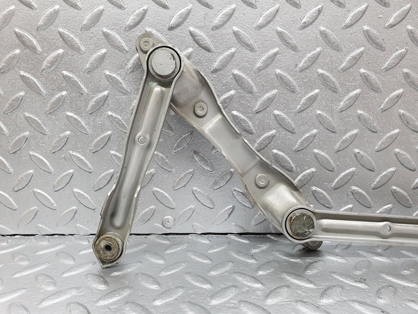 42853 Mercedes-Benz W201 190 2.0L Bonnet Hinge Right Side