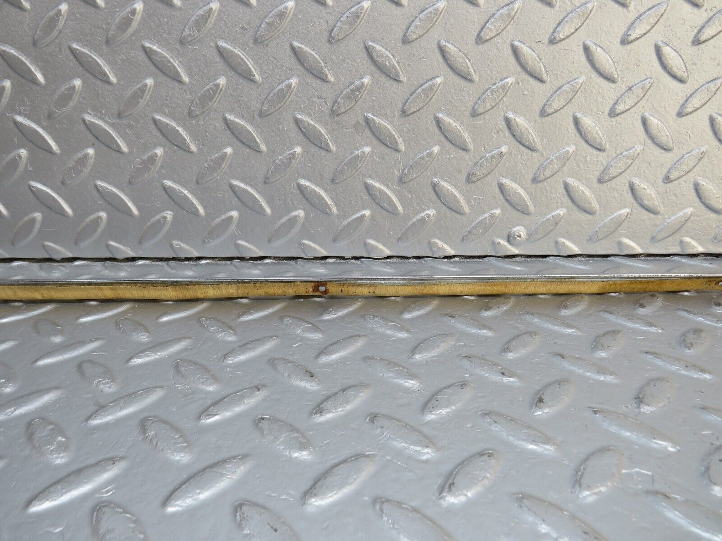 40487 Mercedes-Benz W110 230 Dashboard Chrome Trim