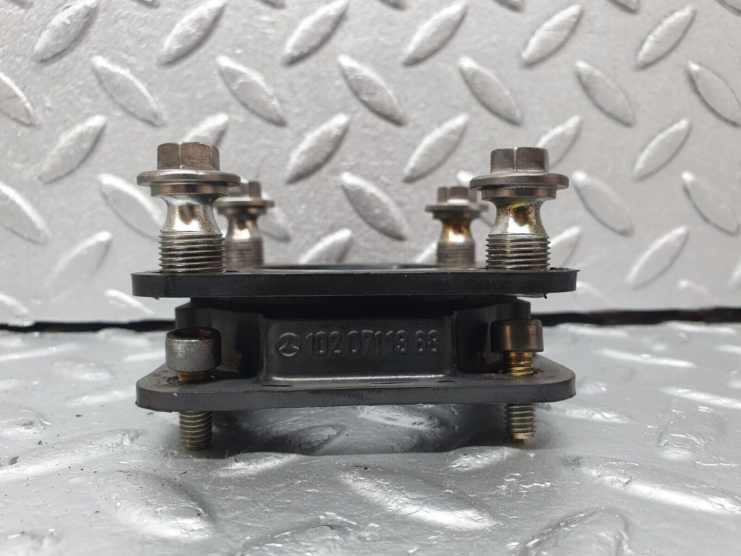 41606 Mercedes-Benz W124 200E Carburettor Mounting Flange 1020711368