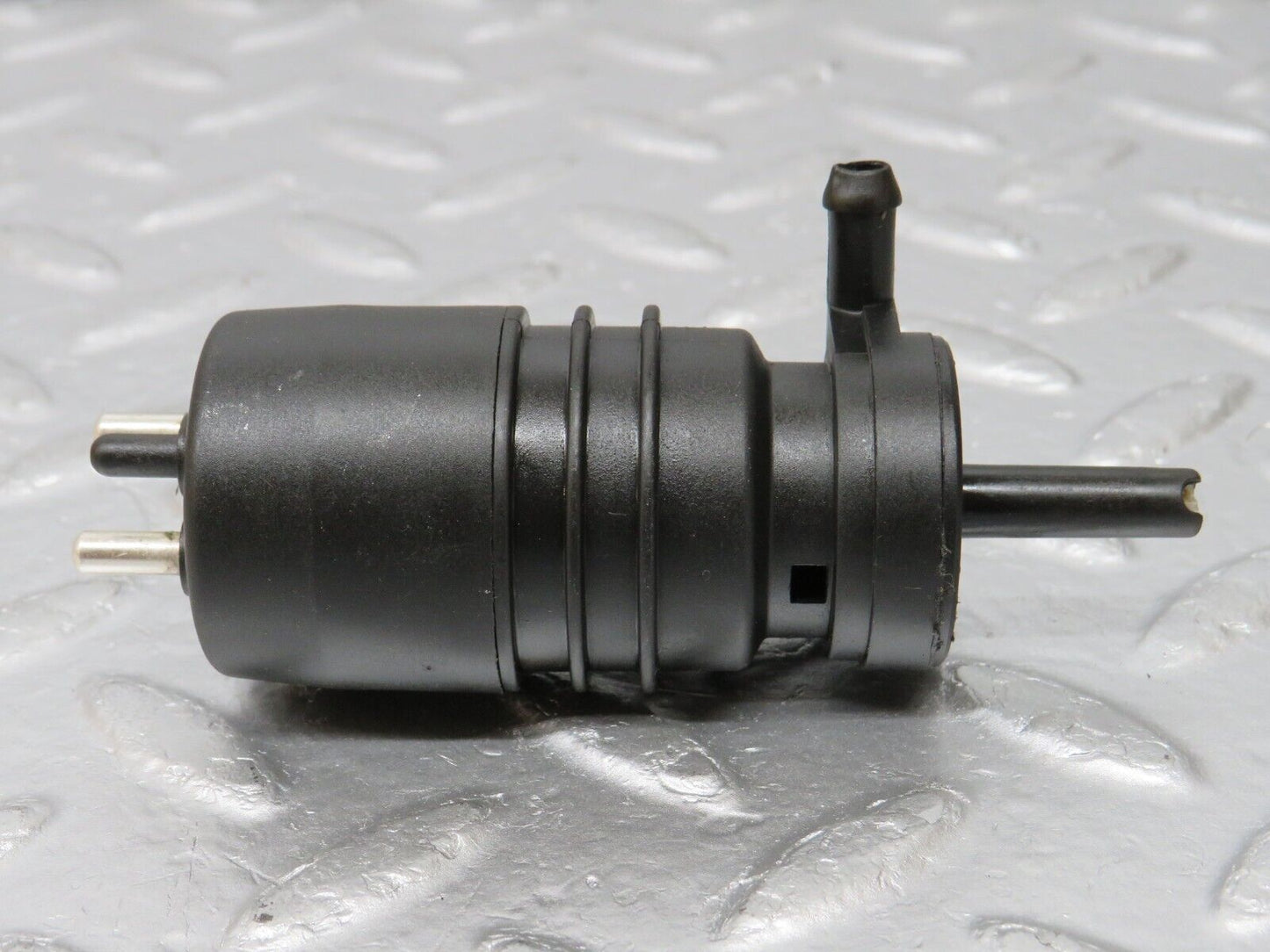 33609 Mercedes-Benz W201 190E Windscreen Washer Pump
