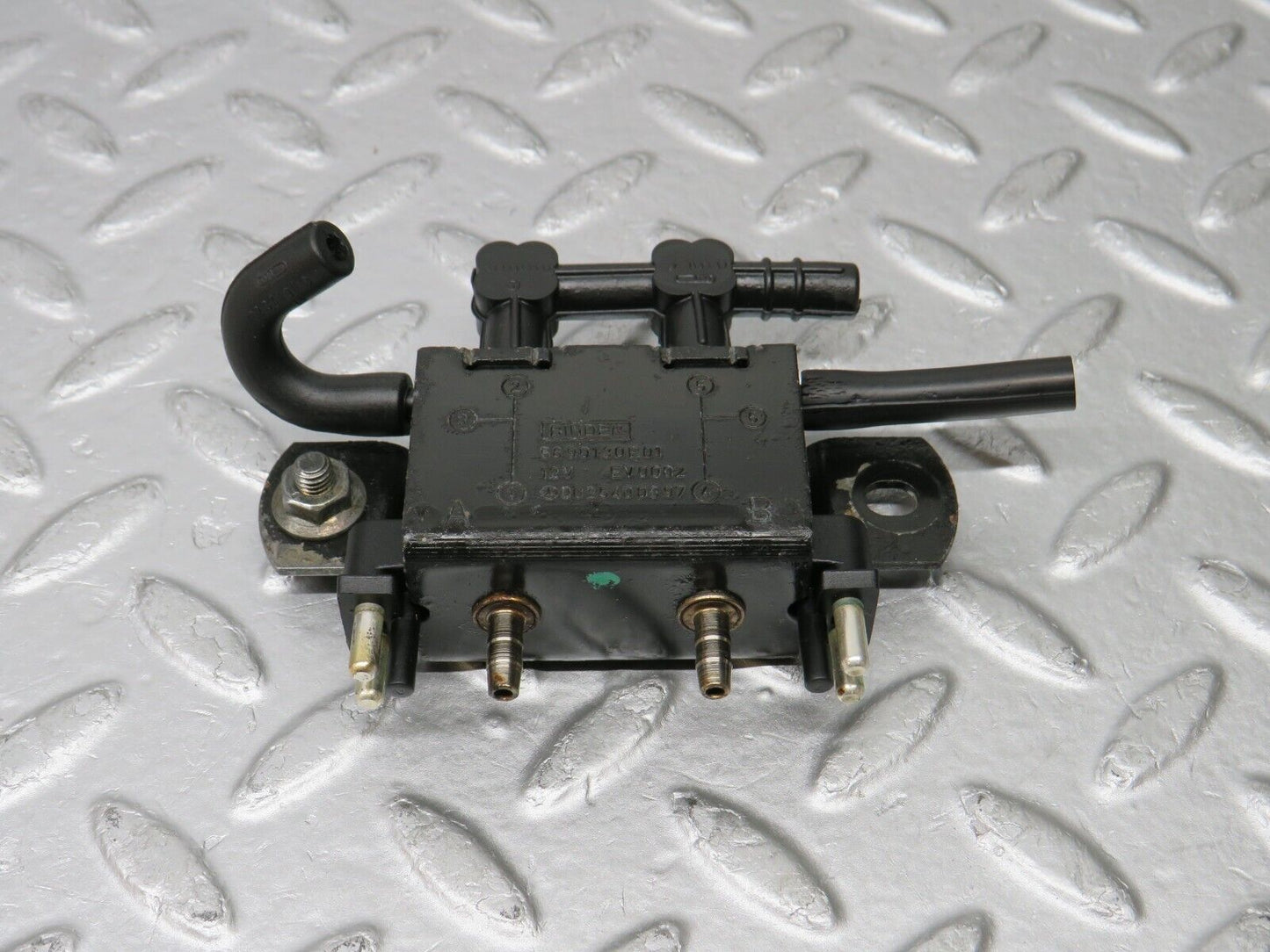 38325 Mercedes-Benz R129 280SL Coupe Solenoid Vacuum Valve 0025400097