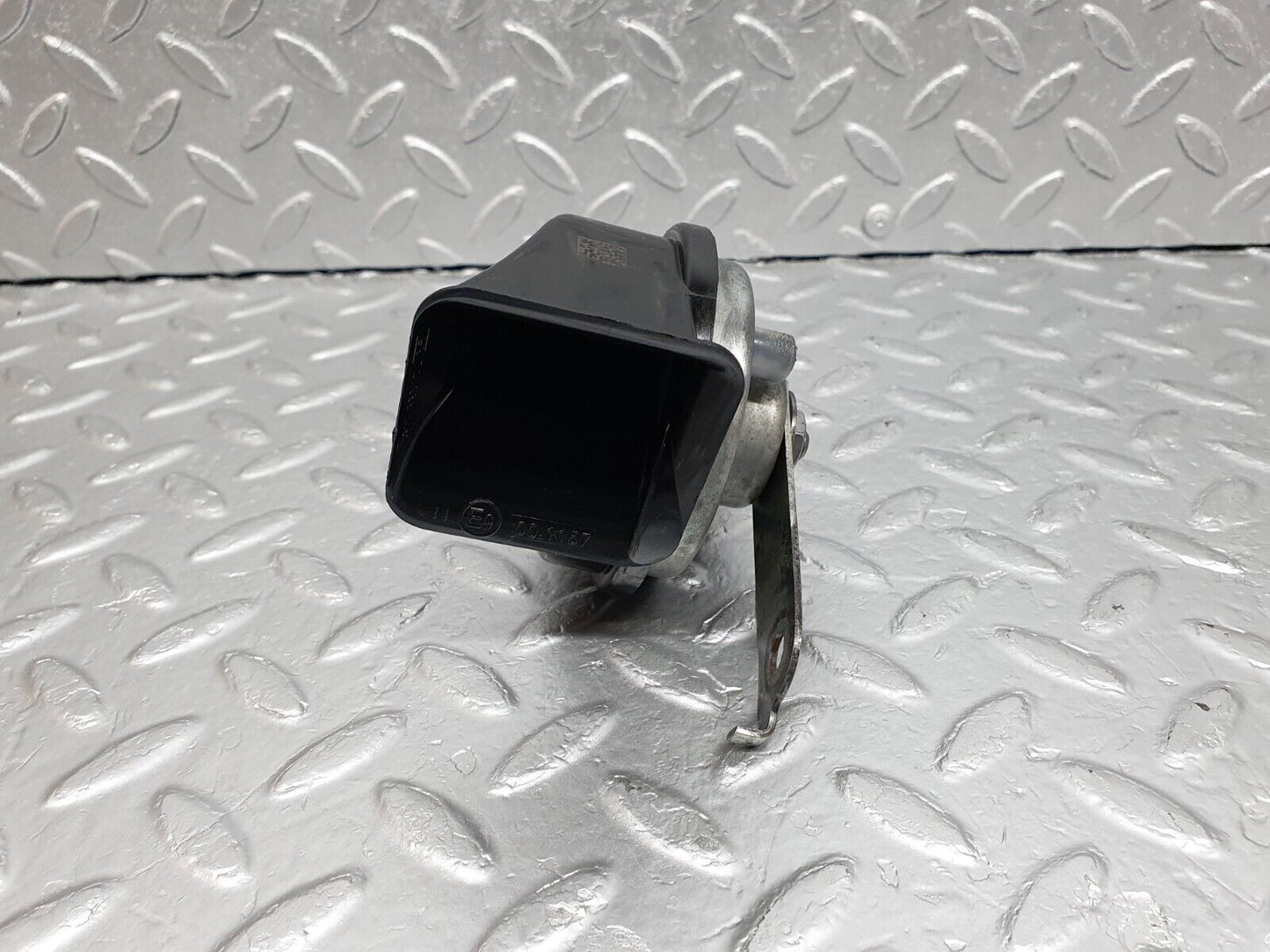 42173 Mercedes-Benz R129 320SL Coupe Horn 703881157