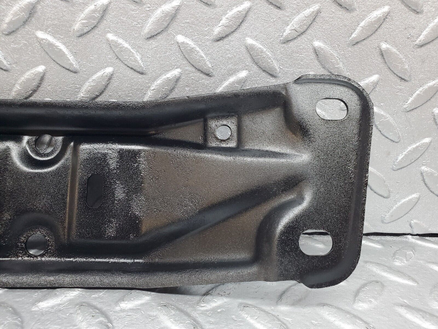 45911 Mercedes-Benz W126 420SE Gearbox Mount Bracket