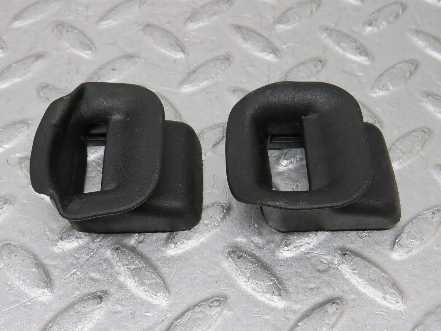 34742 Mercedes-Benz W210 320E Front Door Check Strap Rubber Cover 2027272430