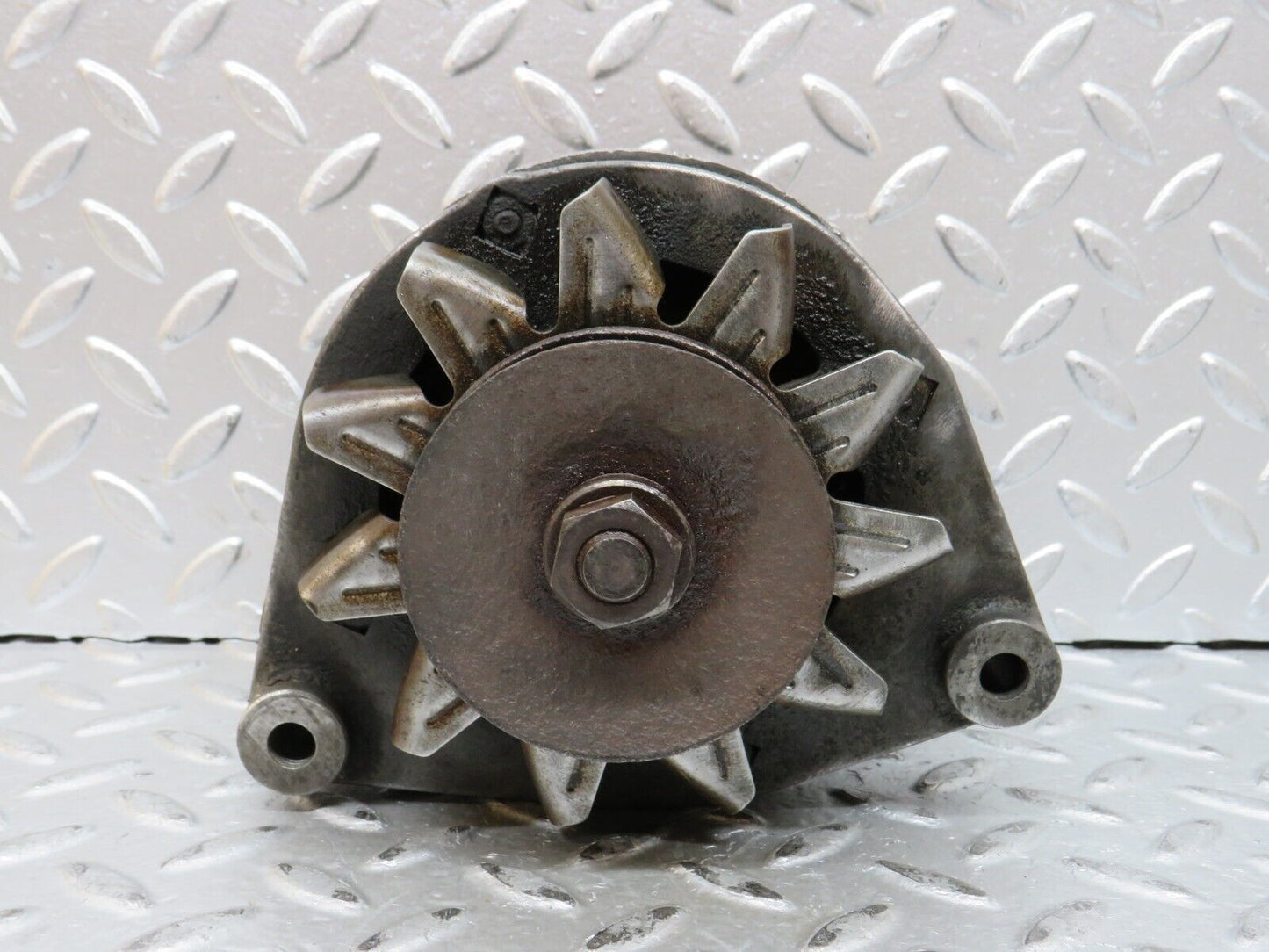 28392 Mercedes-Benz S123 240D Wagon Alternator Generator Motorola 0071541202