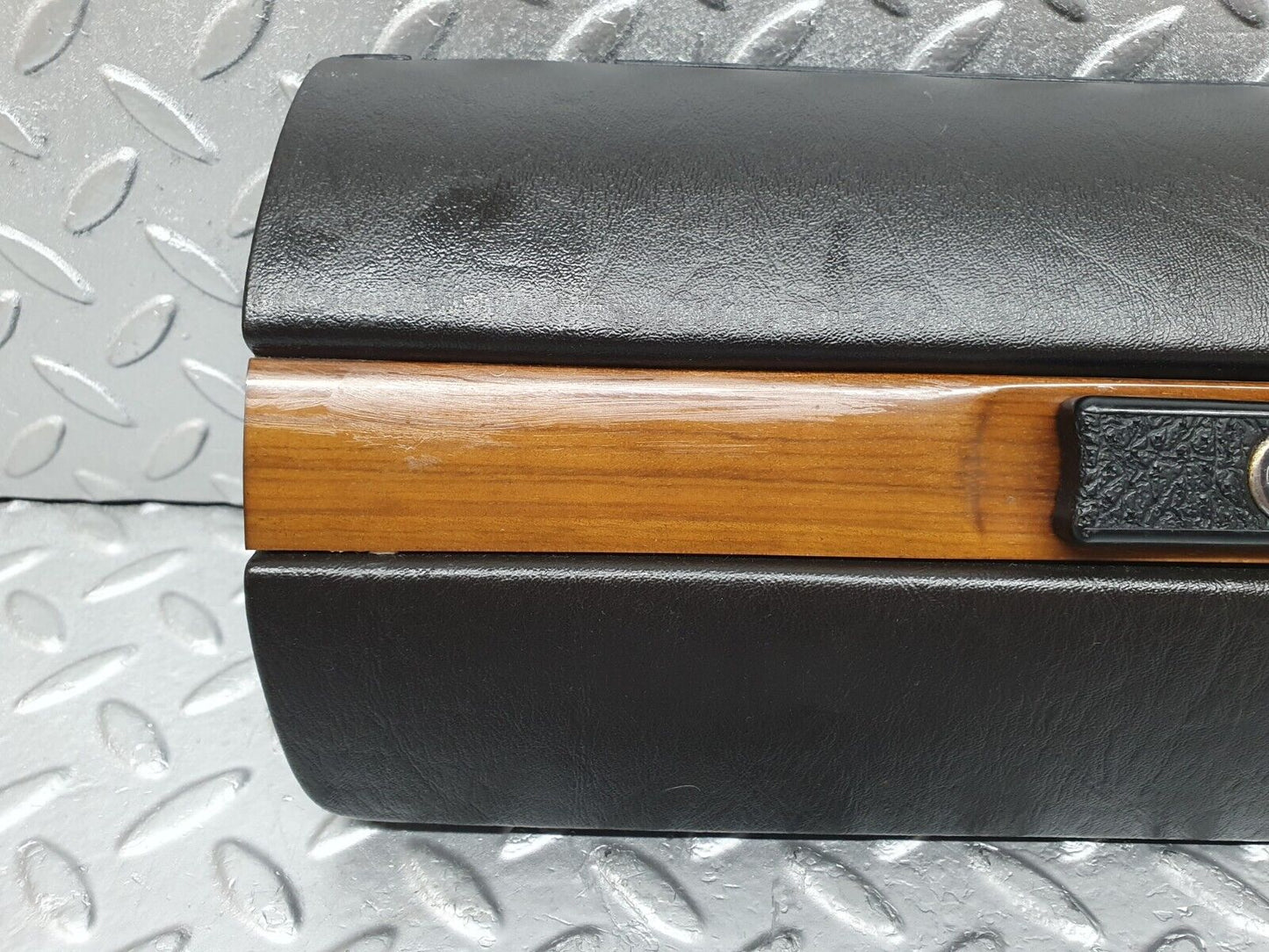 43917 Mercedes-Benz C123 230CE Coupe Glove Box Door No Key