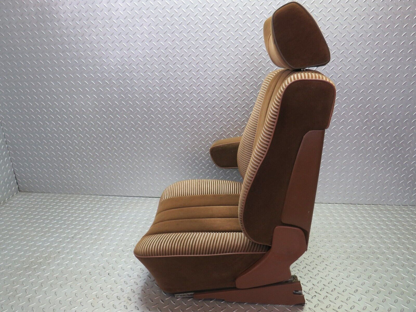 26229 Mercedes-Benz W116 450SE Front Left Seat Passenger Seat Brown