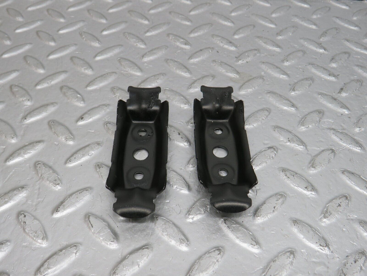 39649 Mercedes-Benz R129 320SL Coupe Fuel Pump Fuel Filter Holder Bracket