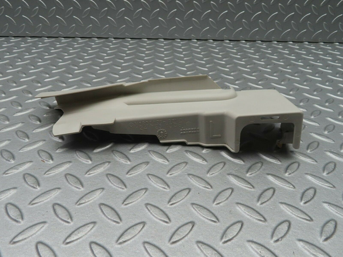 5288 Mercedes-Benz W124 230E Lock Cover Front Left 1247231308