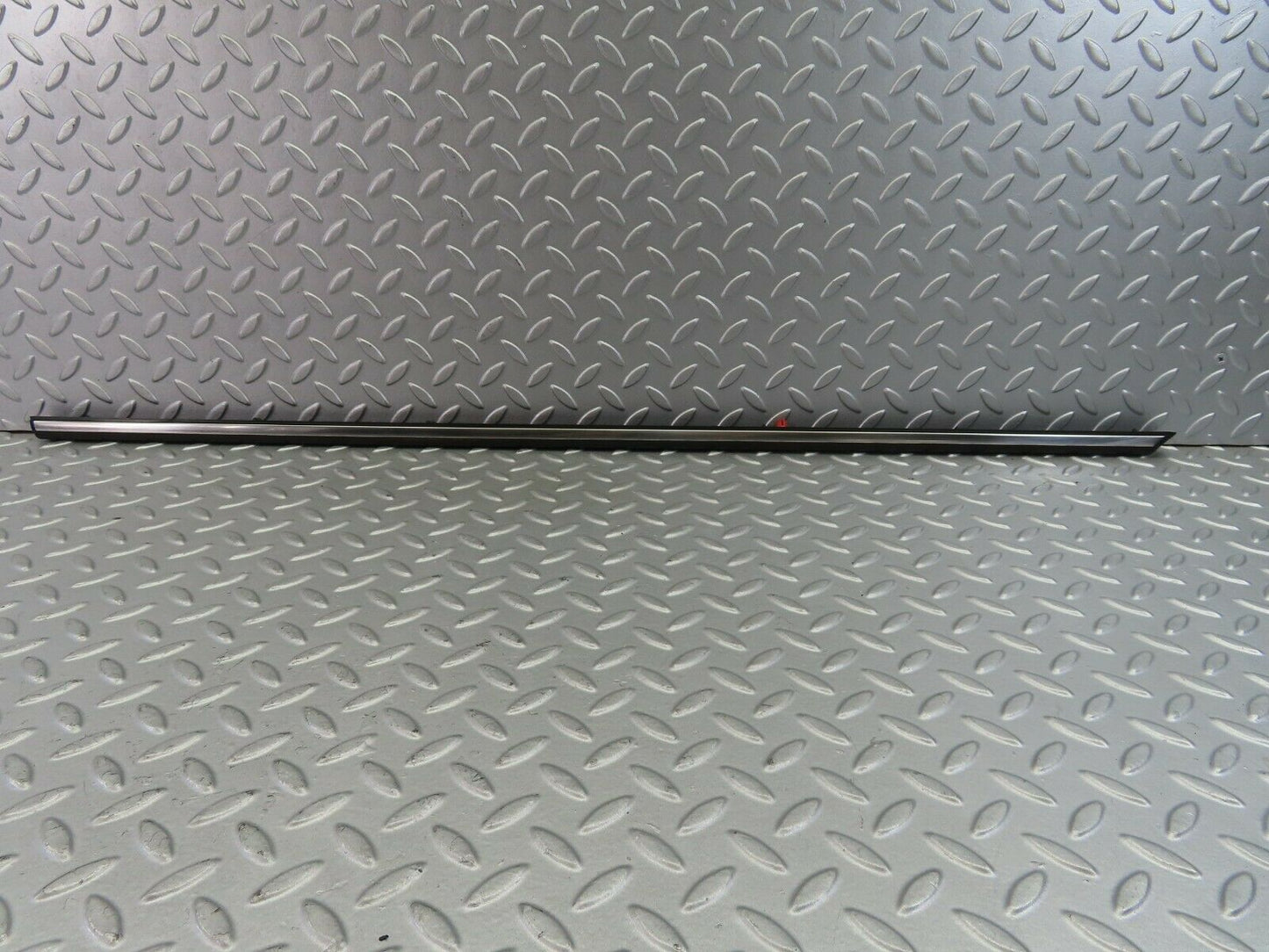 7685 Mercedes-Benz S123 230TE Wagon Centre Door Chrome Trim Rear Right