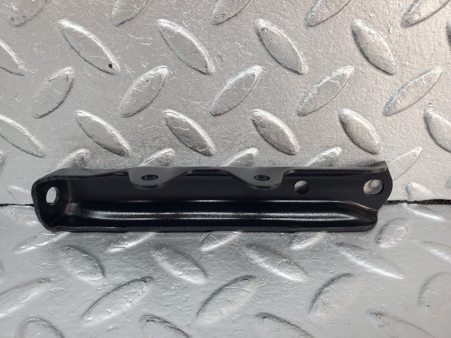 45239 Mercedes-Benz R129 300SL Coupe Air Intake Manifold Bracket