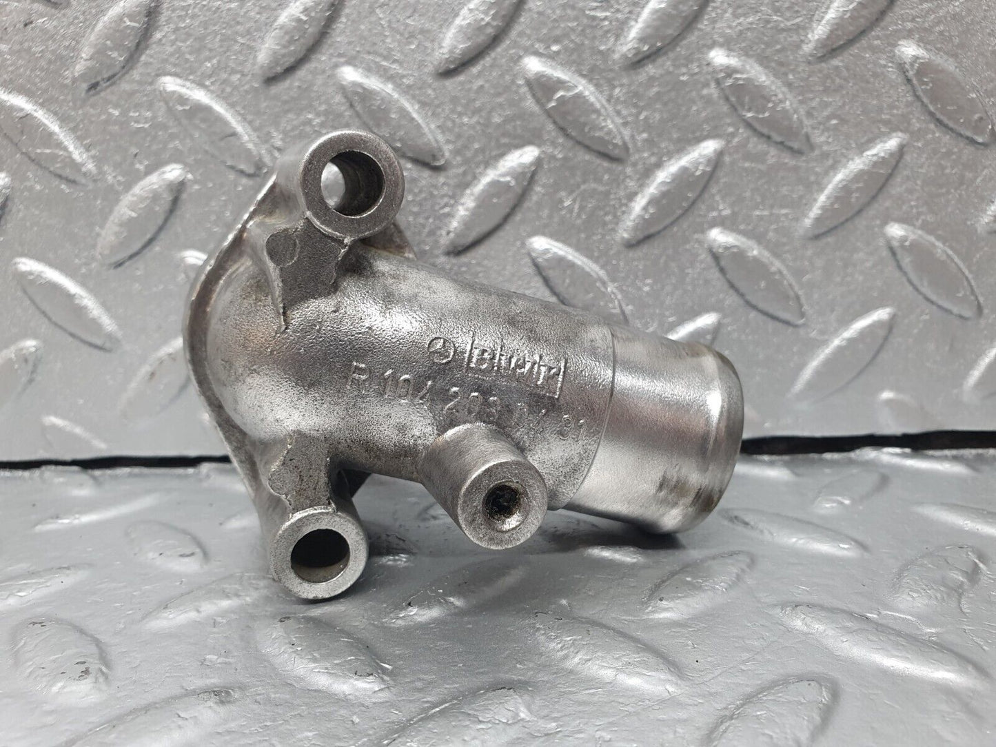 42306 Mercedes-Benz R129 320SL Coupe Coolant Flange Pipe 1042030431