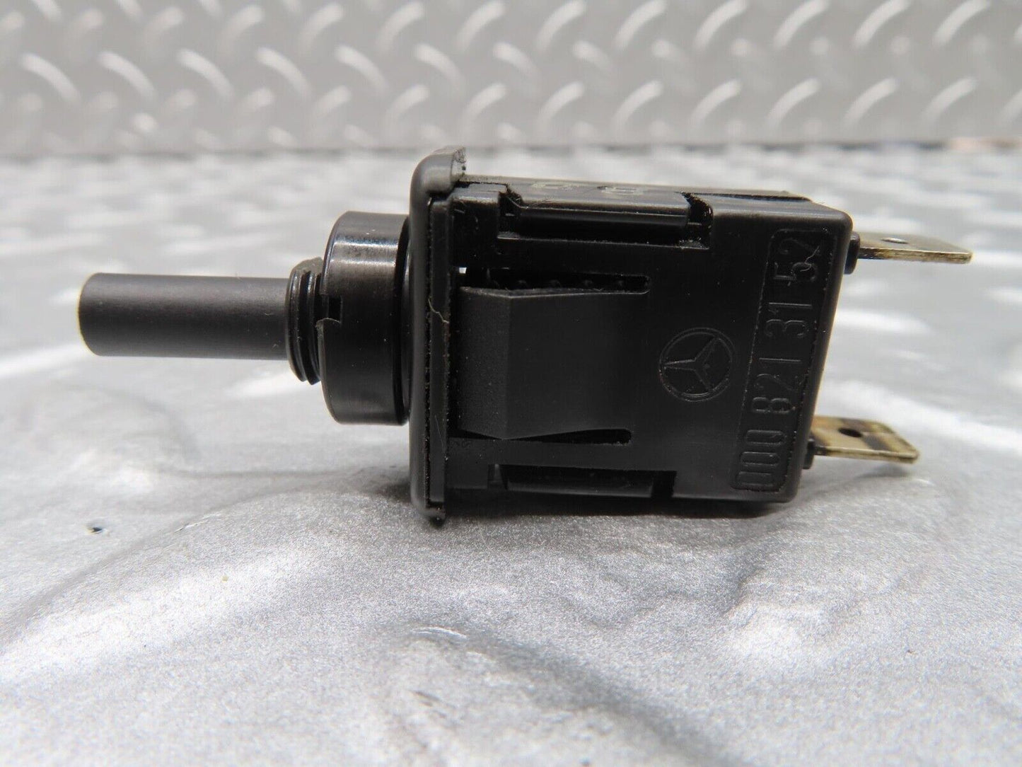 16066 Mercedes-Benz W123 280E Glove Box Light Switch 0008213152