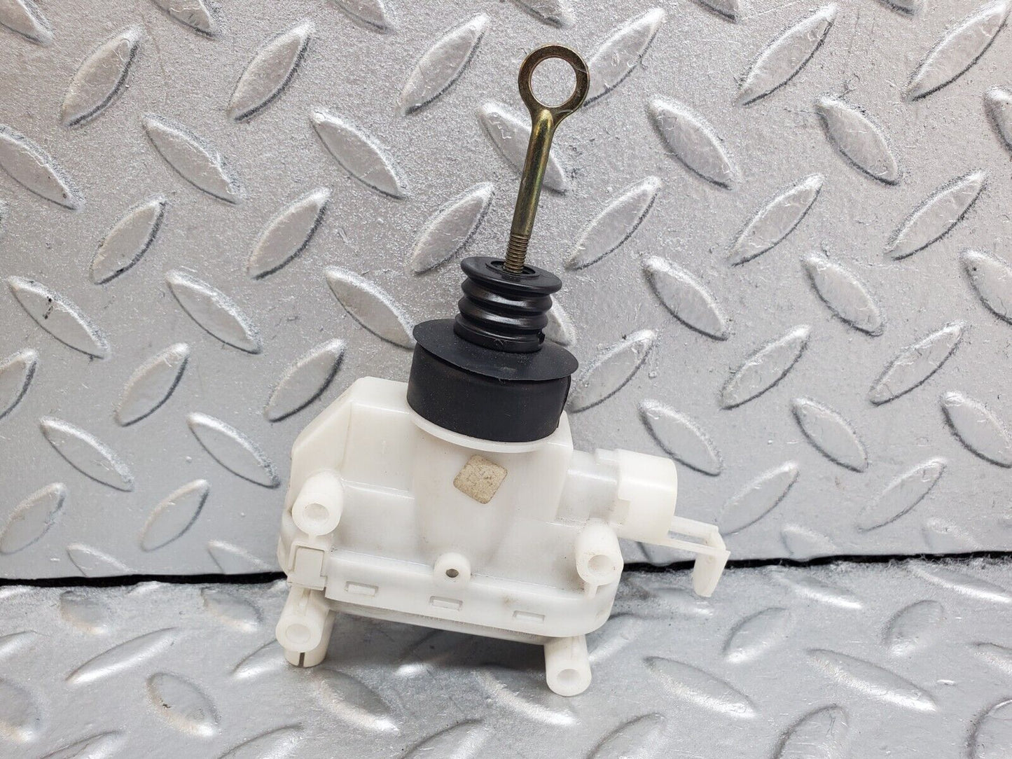 44755 Mercedes-Benz W124 220E Right Door Lock Vacuum Actuator Hella