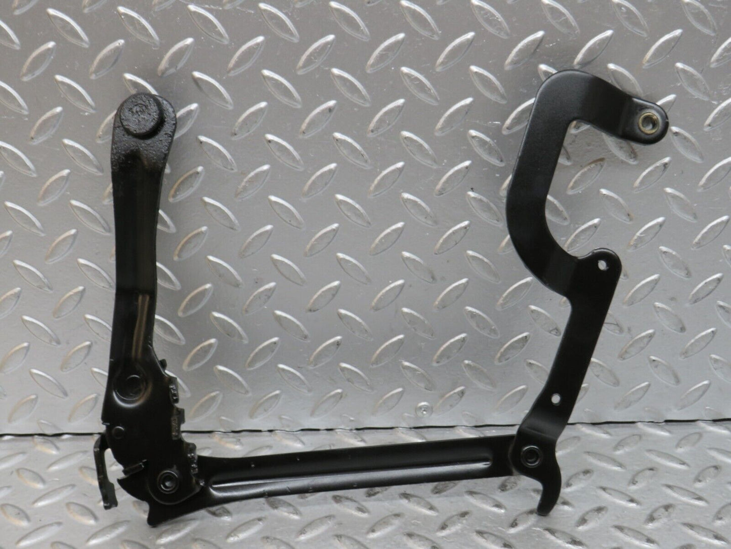 28450 Mercedes-Benz S123 240D Wagon Bonnet Hinge Right Side