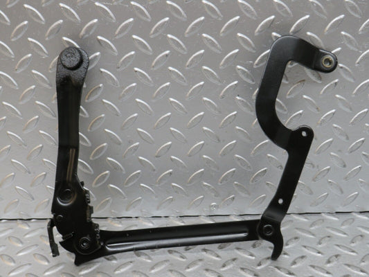 28450 Mercedes-Benz S123 240D Wagon Bonnet Hinge Right Side