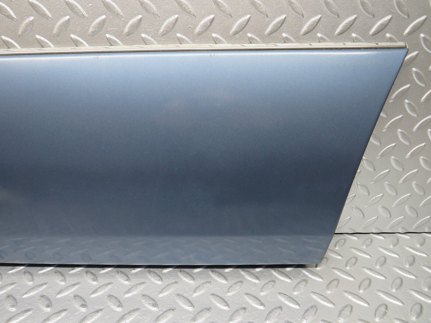 29999 Mercedes-Benz W124 Rear Left Door Lower Moulding 1246901740