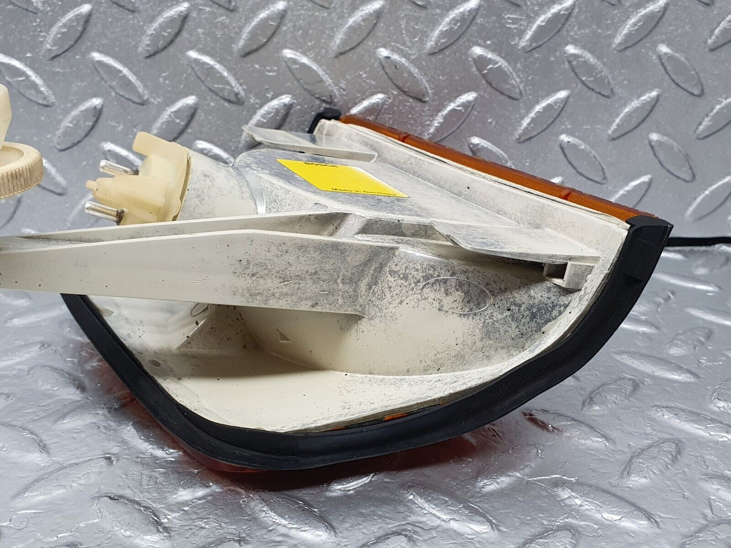 42784 Mercedes-Benz W201 190 2.0L Indicator Light Front Left Bosch 1305232911